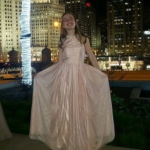 Meet your Posher, Elise